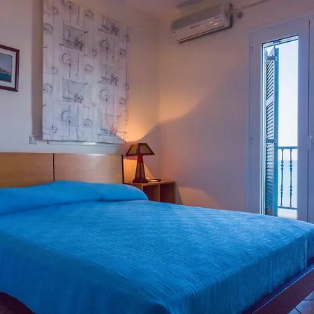 Luxury * Κουνόπετρα