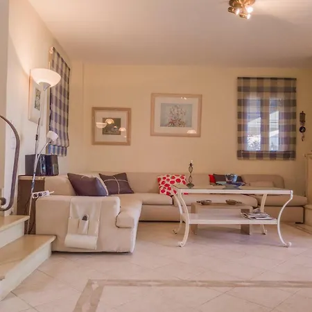 Luxury Hébergement de vacances Kounopetra